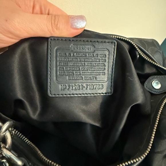 GUC : COACH Ashley Signature Black Hobo Shoulder Bag - Picture 4 of 4